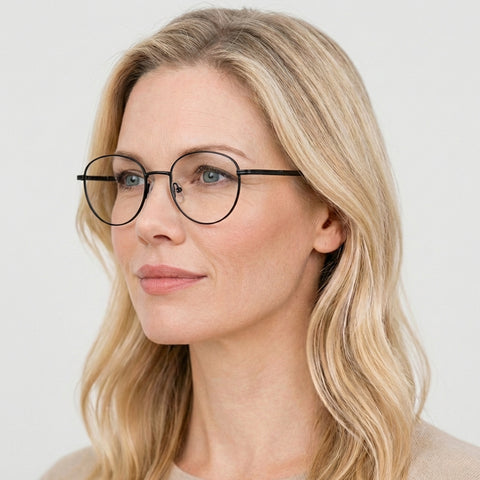 Delacroix sort rund brille på model