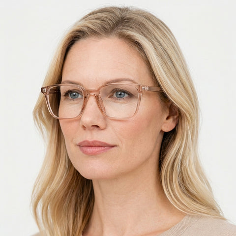 Lumina - Transparent brun på model