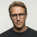 Aurélien - Transparent grå på model