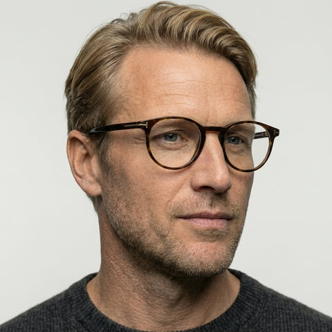 Tom Ford FT5294 - 052 - Havana på model