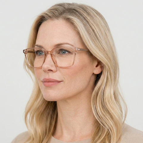 Lumina - Transparent brun på model