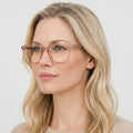 Lumina - Transparent brun på model