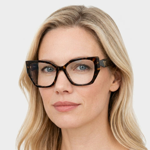 Prada PR 18WV - 2AU1O1 - Tortoise på model