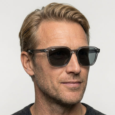 Ray-Ban RB4458D - 645087 - Transparent grå på model