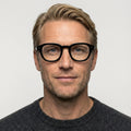 Fenric blank sort oval brille på model