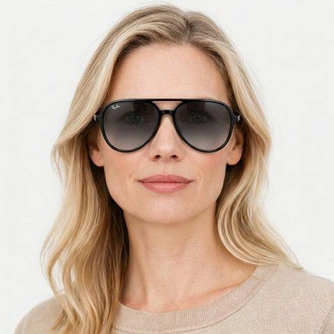 Ray-Ban RB4376 - 601/8G - Sort på model