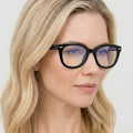 Quintessence blank sort firkantet brille på model