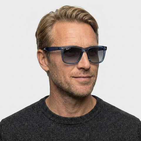 Ray-Ban JUSTIN - 6596T3 - Transparent blå på model