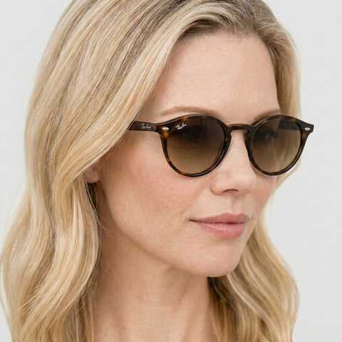Ray-Ban RB2180 - 710/73 - Havana på model