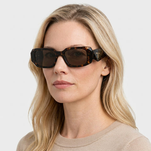 Prada PR 17WS - 2AU8C1 - Tortoise på model
