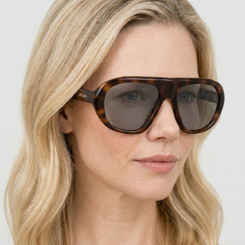 Prada PR C05S - 20D50Q - Tortoise på model
