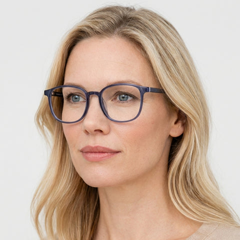 Elyndra - Transparent blå på model
