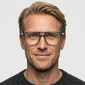 Persol GRETA - 1103 - Transparent grå på model