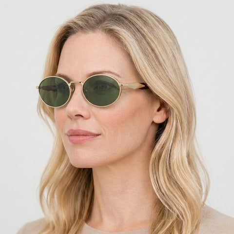 Prada PR 65ZS - ZVN70L - Guld på model