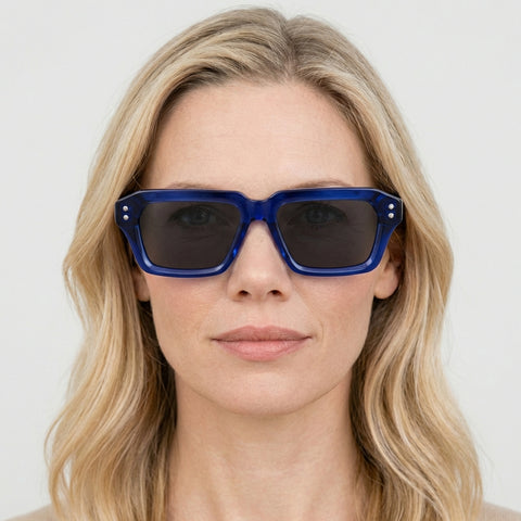 Aurelia - Transparent blå på model