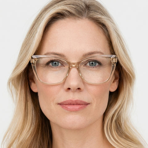 Adrienne - Transparent brun på model