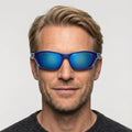 Severin - Blå på model