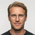 Nivelle sølv rund brille på model