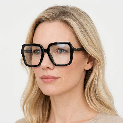Gucci GG1318O - 001 sort kvadratiske brille på model