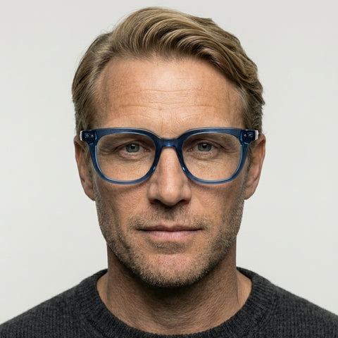 Solaria - Transparent blå på model