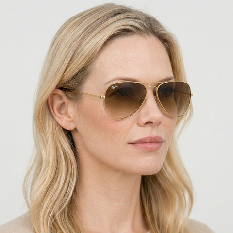 Ray-Ban AVIATOR LARGE METAL - 001/51 - Guld på model