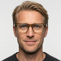 Solennea - Transparent brun på model