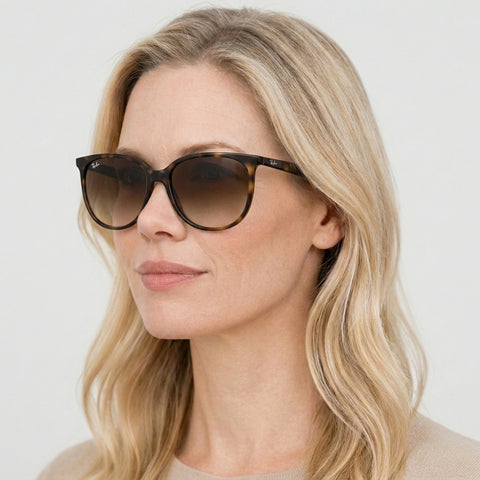 Ray-Ban RB4378 - 710/13 - Havana på model