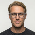 Aurélien - Transparent grå på model