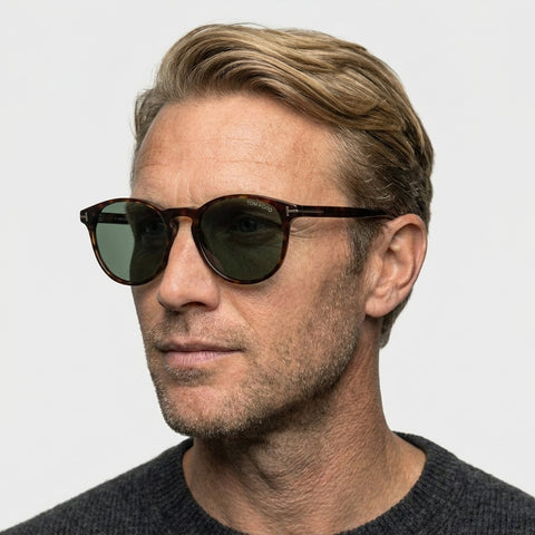 Tom Ford Lewis - 52N - Havana på model