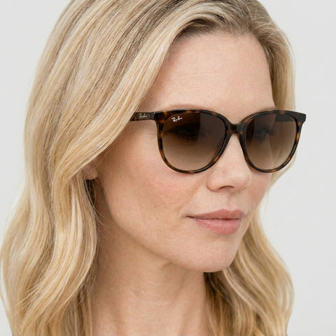 Ray-Ban RB4378 - 710/13 - Havana på model