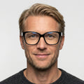 Orové sort firkantet brille på model
