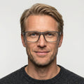 Evander - Transparent grå på model