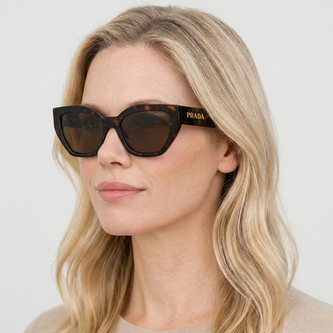 Prada PR A09S - 16N5Y1 - Tortoise på model