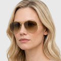 Ray-Ban AVIATOR LARGE METAL - 001/51 - Guld på model