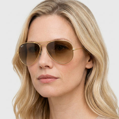 Ray-Ban AVIATOR LARGE METAL - 001/51 - Guld på model