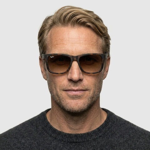 Ray-Ban JUSTIN - 710/13 - Havana på model
