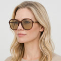 Miu Miu MU B01S - 26E10R - Tortoise på model
