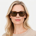 Prada PR C07S - 14L09Z - Tortoise på model