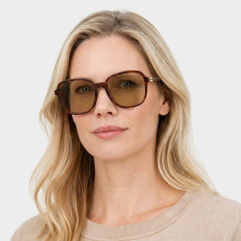 Miu Miu MU B01S - 26E10R - Tortoise på model