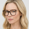 Burberry ELIZABETH - 3002 - Havana på model