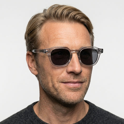 Caelum - Transparent grå på model