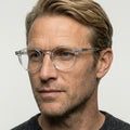 Veyla transparent rund brille på model