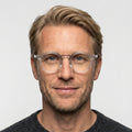 Veyla transparent rund brille på model