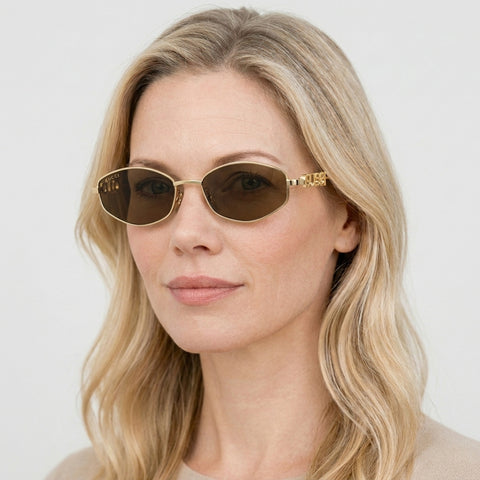 Gucci GG1802S - 005 - Guld på model