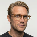 Bellamy - Transparent brun på model