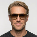 Ray-Ban Boyfriend - 710/51 - Havana på model
