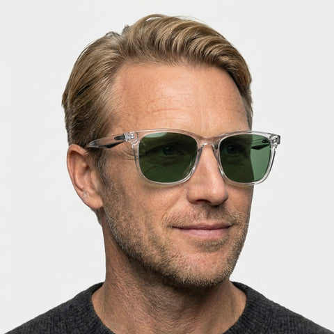 Mistral transparent hvid firkantet solbrille på model